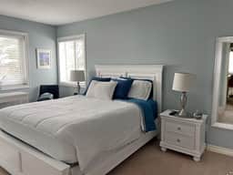 Hammer Haus -Deluxe Queen -Blue Room
