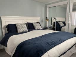 Hammer Haus II - King Suite - Private Bath - Near UW