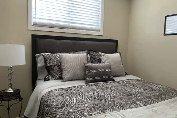 Hammer Haus III - Standard Queen Room - Image 1